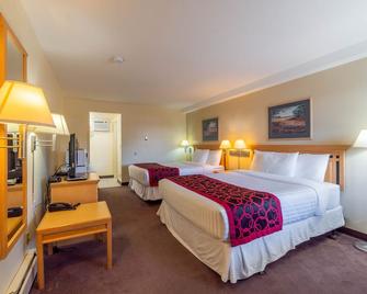 Canadas Best Value Desert Inn & Suites Cache Creek - Cache Creek - Спальня