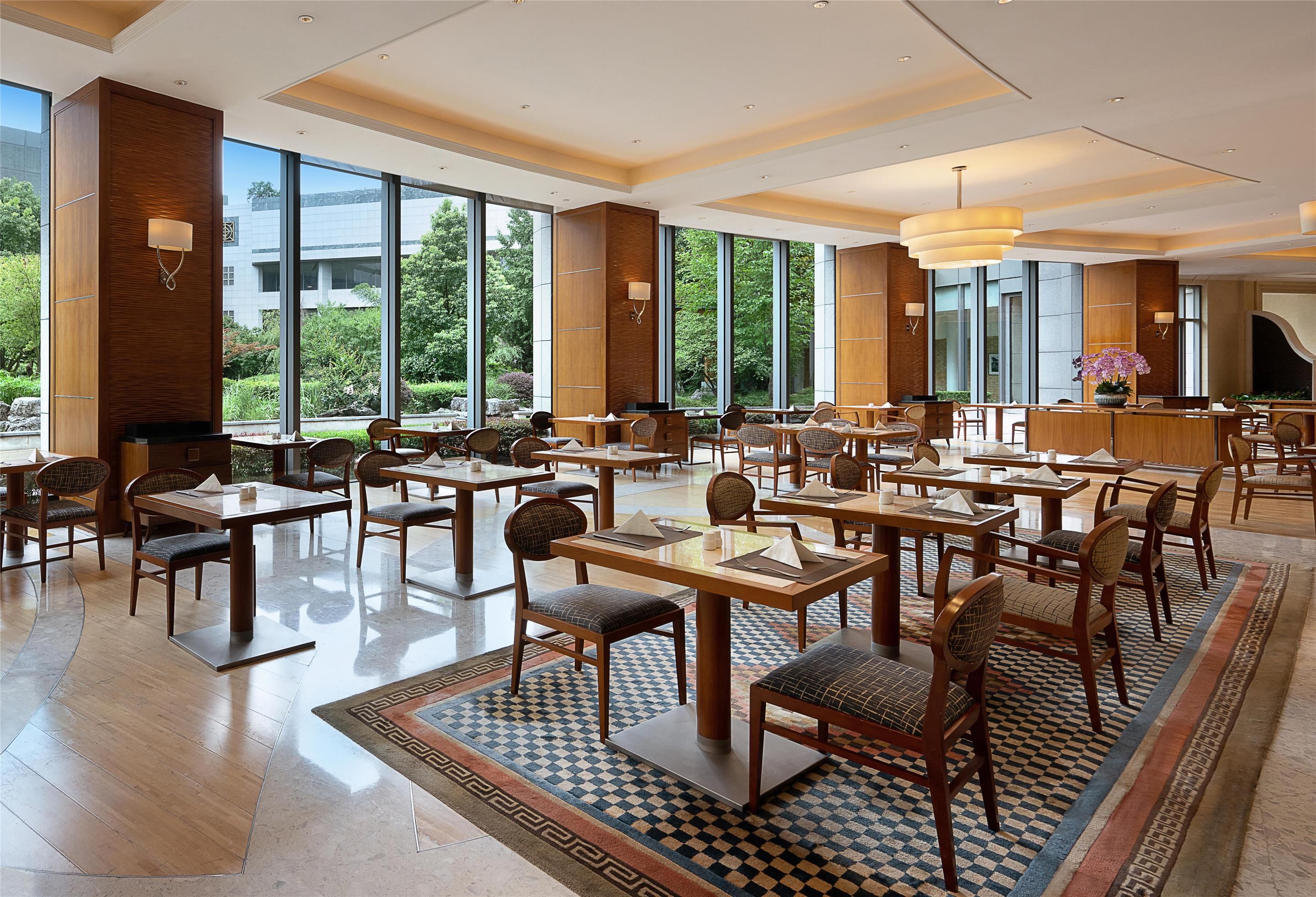 DoubleTree by Hilton Hotel Shanghai - Pudong thumbnail 3