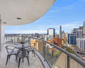 Cllix Brisbane Central Apartments - Brisbane - Balcony