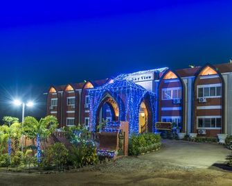 Sky View Hotel - باغان - مبنى