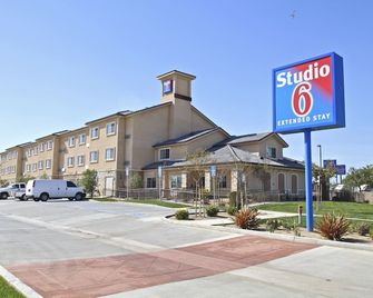Studio 6 Bakersfield - Bakersfield - Rakennus