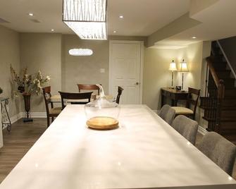 Fully Furnished Guest Suite - Richmond Hill - Dining room