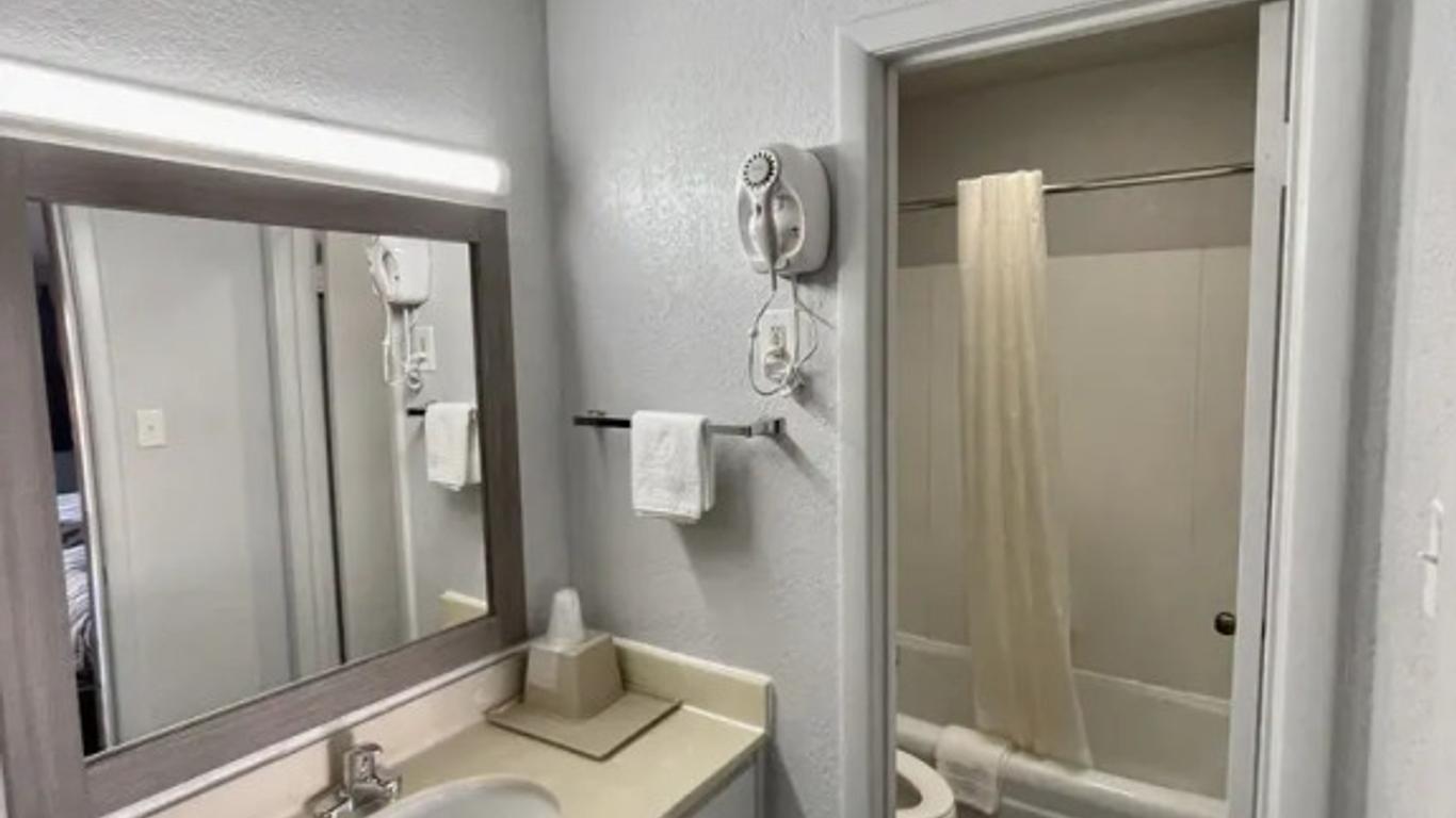 Delux Inn Cleburne