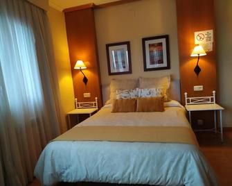 Hotel El Cruce - Manzanares - Спальня