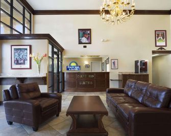 Days Inn & Suites by Wyndham Tuscaloosa - Univ. of Alabama - Tuscaloosa - Sala de estar