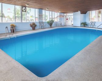 TC Motel - Medicine Hat - Pool