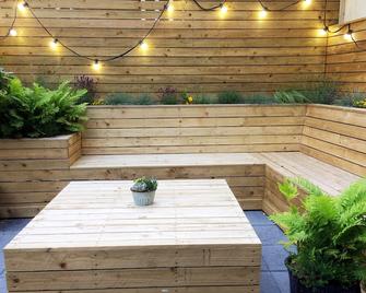 Luxury Self Catering Loft Apartment and Roof Garden in the heart of Killorglin - Killorglin - Patio