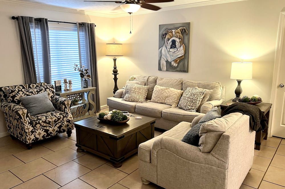 Cowbell Condo- the cutest condo in God's Country - Starkville - Huiskamer