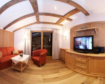 Gästehaus Menkenbauer inkl. Chiemgaukarte - Ruhpolding - Stue