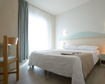 Hotel Salus - Lignano Sabbiadoro - Phòng ngủ