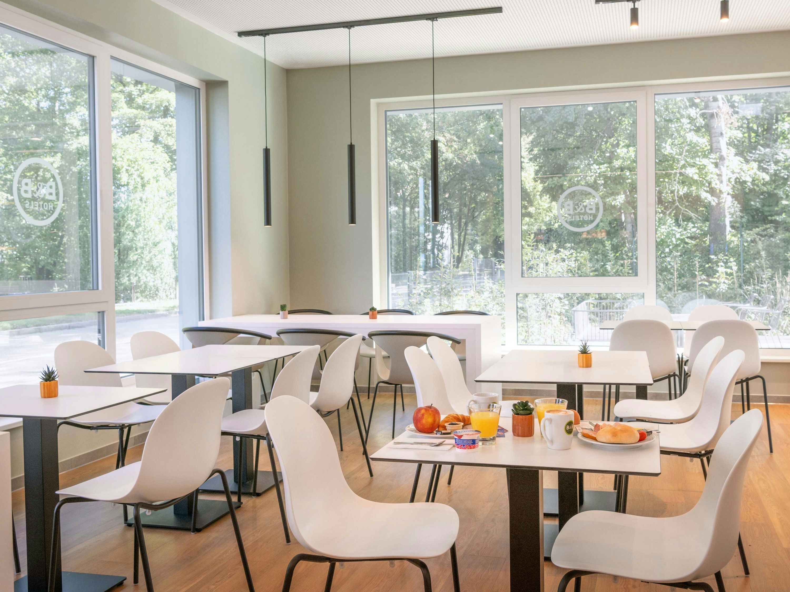 B&b Hotel Memmingen - ממינגן - מסעדה