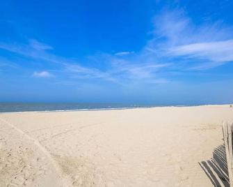 Flat With sea View and Parking - Katwijk - Strand