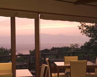 Mashio Hotel & Resort - Izu Ōshima - Balkon