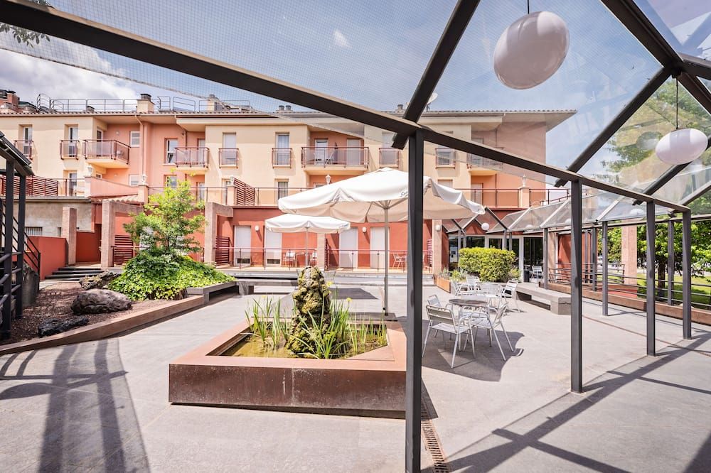 Hotel La Perla - Olot - Terasa