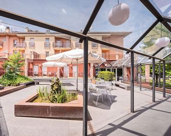 Hotel La Perla - Olot - Terasa