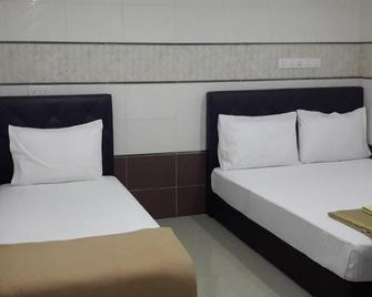 Bukit Beruntung Business Hotel - Serendah - Bedroom