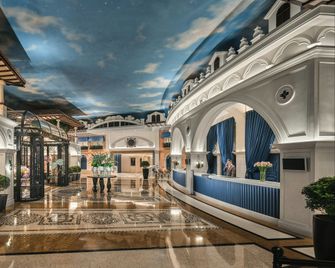 Hotel Indigo Shenzhen Overseas Chinese Town By IHG - Shenzhen - Bygning