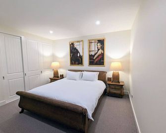 One Luxury Apartment - Devonport