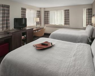 Hampton Inn & Suites Milwaukee Downtown - Milwaukee - Bedroom