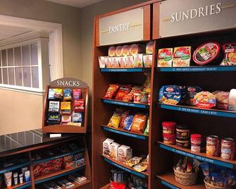 Comfort and Convenience! Free Onsite Parking, Pets Allowed, Free Breakfast - San Bruno - Крамниця