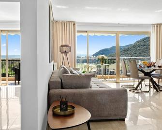 Cannes Marina Appart Hotel Mandelieu - Mandelieu-la-Napoule - Sala de estar