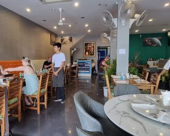 Island Patong Beachfront Apartments - Patong