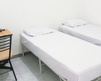 Penginapan Cendrawasih - Sorong - Chambre