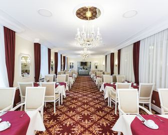 Heliopark Bad Hotel Zum Hirsch - באדן-באדן