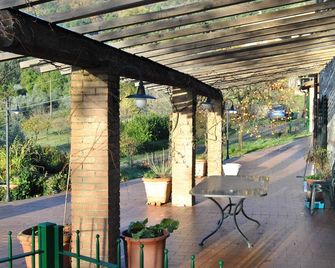 Former Barn in the countryside, scenic, overlooking Florence - Sesto Fiorentino - Innenhof