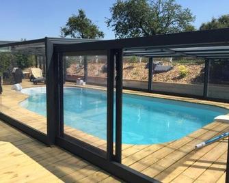 Battery Valley Farm - Thiepval - Piscine