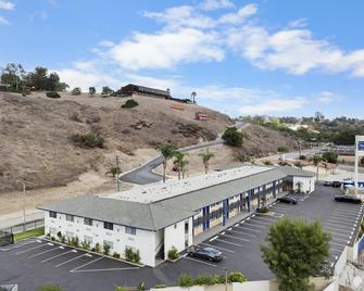 Travelodge by Wyndham Fairplex Pomona - Pomona - Toà nhà