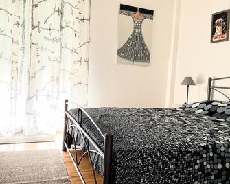 Traditional penthouse with mountain view - Grevená - Bedroom