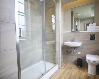 Royal Whitby - Whitby - Bathroom