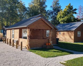 Walking Distance To Famous Gotl Strip - Geneva - Building