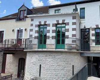 Au coche de Briare - Montargis - Building