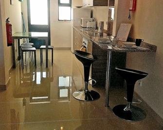 Charming central apartment just 100m from carvoeiro beach - Praia do Carvoeiro - Kitchen