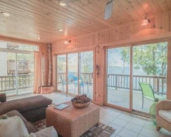 Amazing Lakefront Home on Leech Lake - Walker - Wohnzimmer