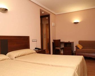 Hotel Restaurante Casa Pipo - Tuña - Habitación