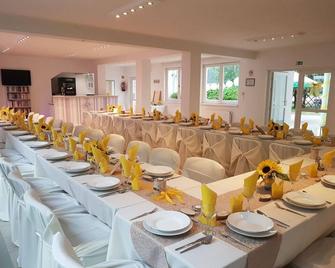 Hotel Irottkö - Köszeg - Sala de banquetes