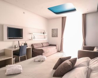 Toledo 16 Luxury Suites - Naples - Phòng khách