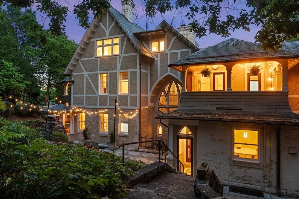 Building view of The Historic Inn at Oakdene