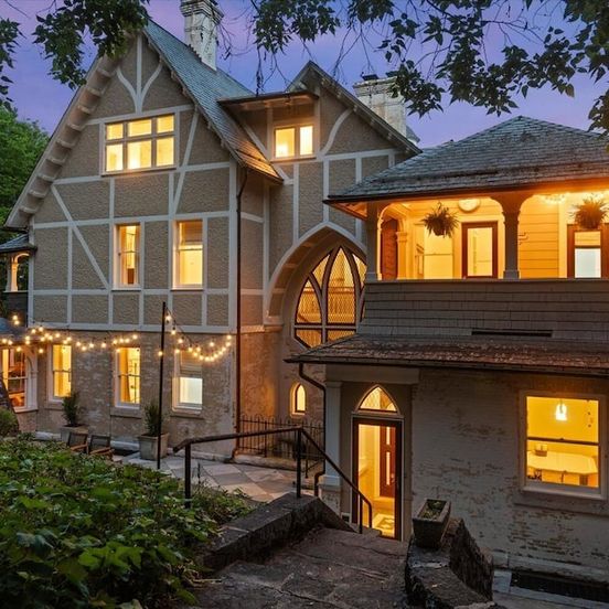 Building view of The Historic Inn at Oakdene