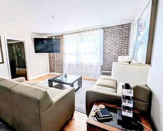 New Modern 2 Br in Excellent Location (2 - Maryville