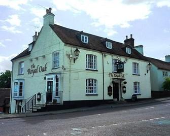The Royal Oak - Wareham - Building