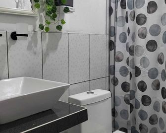Miel de Luna - Cerro Azul - Baño