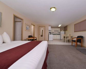 Canadas Best Value Inn & Suites-Vernon - Vernon - Bedroom