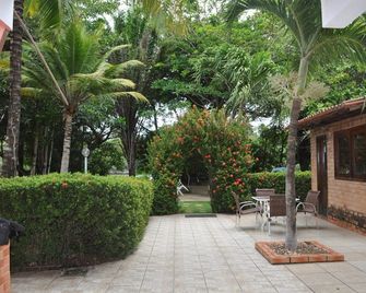 Hotel Pousada Paraíso das Águas - בריירינאס - פטיו