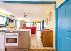 Clifton Beach House - Clifton Beach - Kitchen