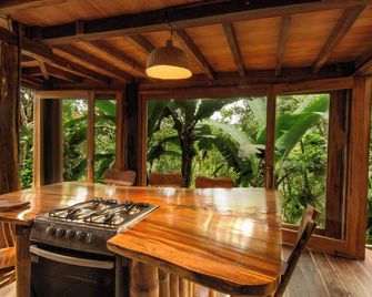 Hermosa vista al Mar y la Montaña I Cabañas Cochapunko - Ayampe - Comedor