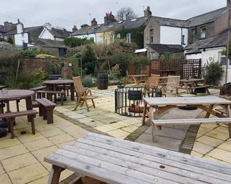 Old Kings Head - Broughton-in-Furness - Patio